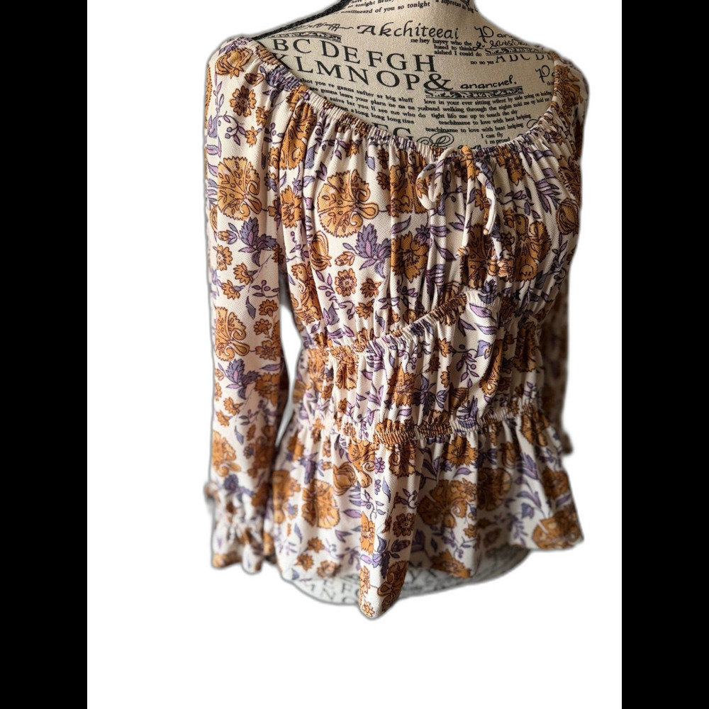 TRUSELF Floral Boho Hippie Festical 70's Feminine Floral Smocked Peplum Top L